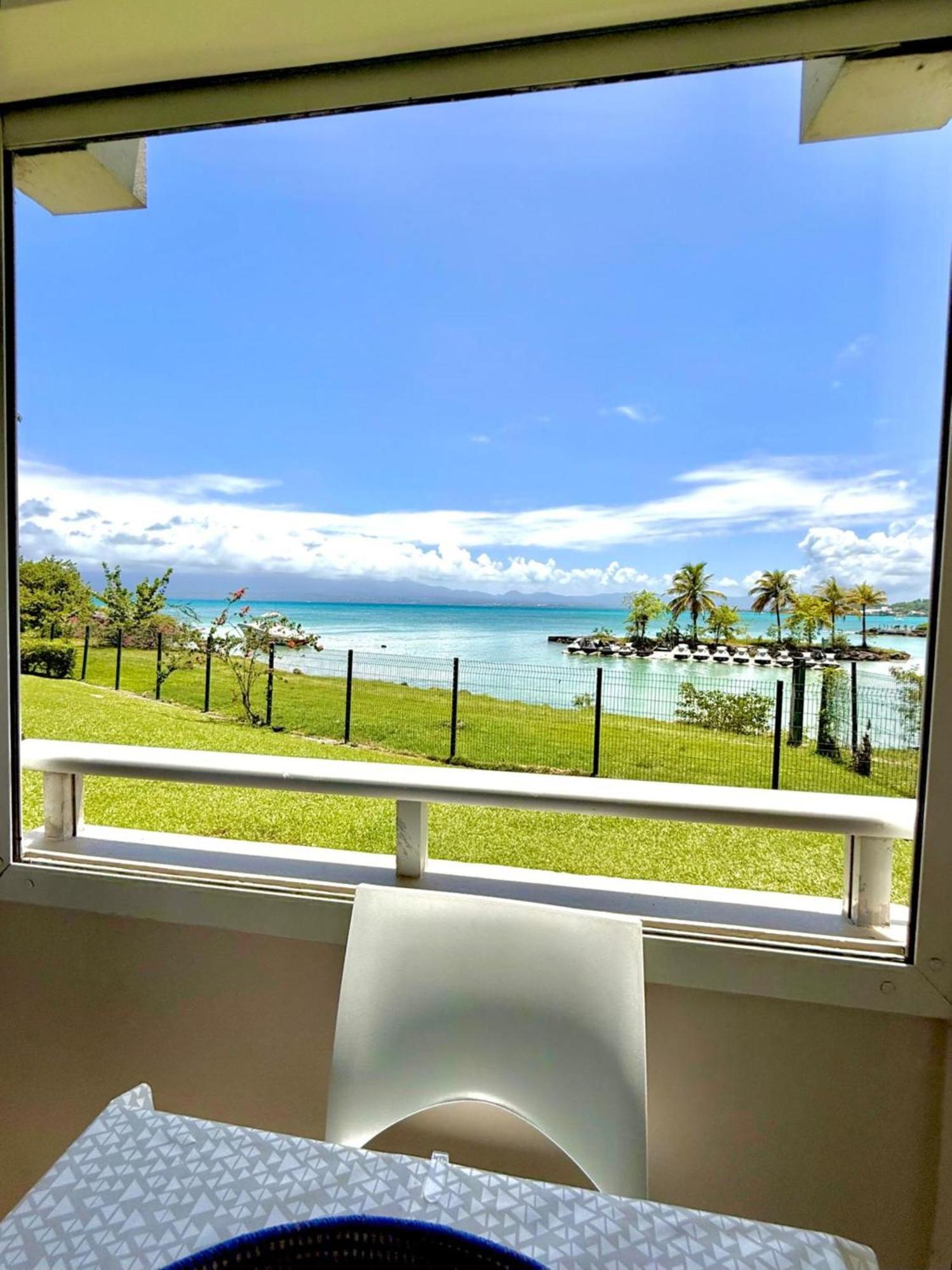 Appartement Bord De Mer Tres Fonctionnel , Sur La Plage & Vue Mer Exceptionnelle Le Gosier  Buitenkant foto