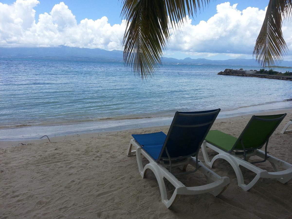 Appartement Bord De Mer Tres Fonctionnel , Sur La Plage & Vue Mer Exceptionnelle Le Gosier  Buitenkant foto